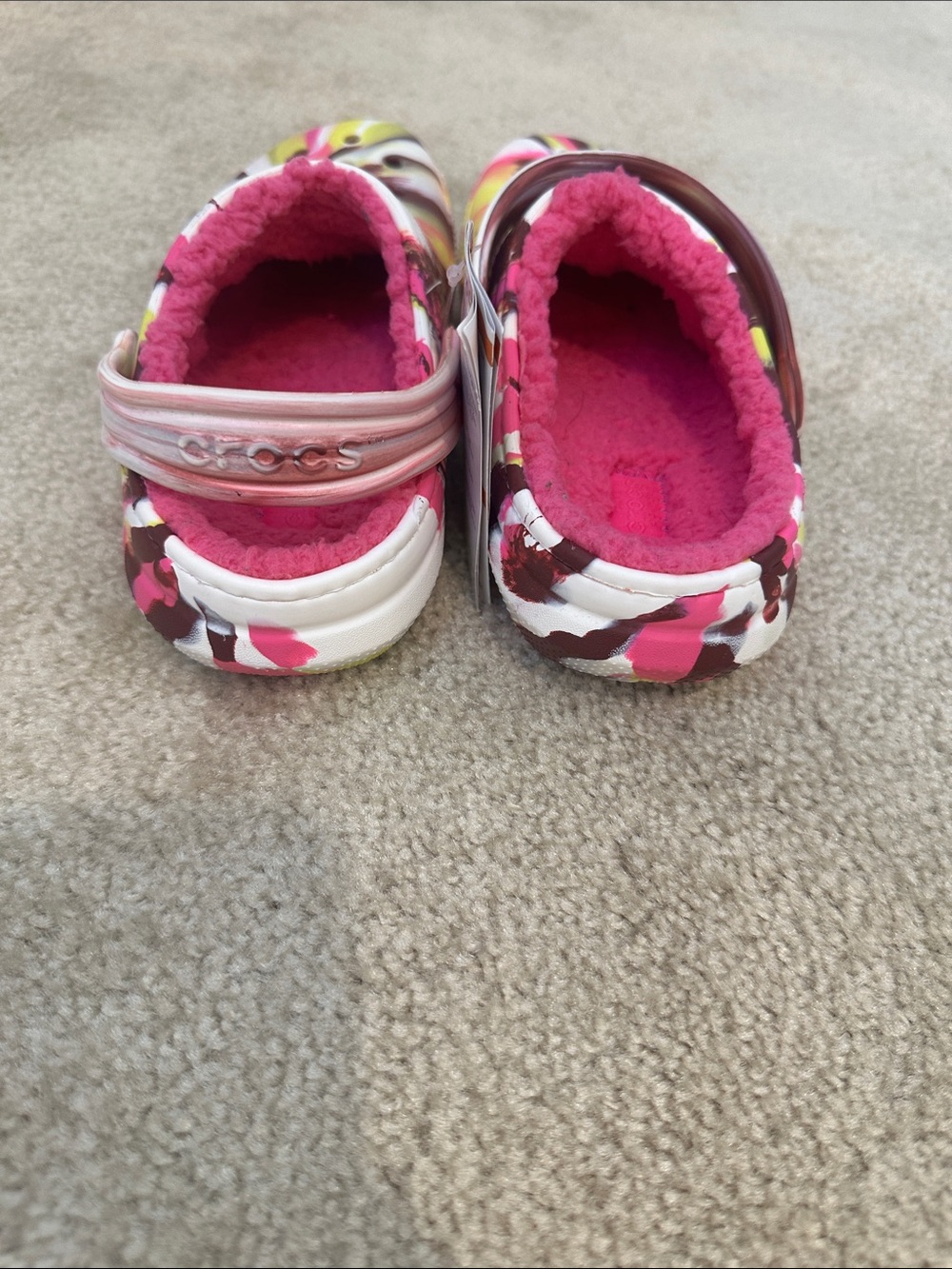 Crocs Juniors Slip-On Clog with Fuzzy Lining - Pink Multi Size J3 - Picture 2 of 4